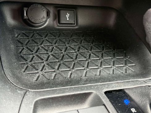 Used 2020 Toyota RAV4 XLE w/ Convenience Package AWD/4WD image 25