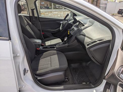 Used 2017 Ford Focus SEL FWD image 14