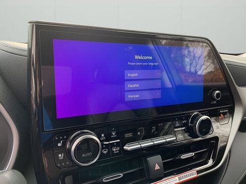 New 2026 Toyota Highlander Limited image 19