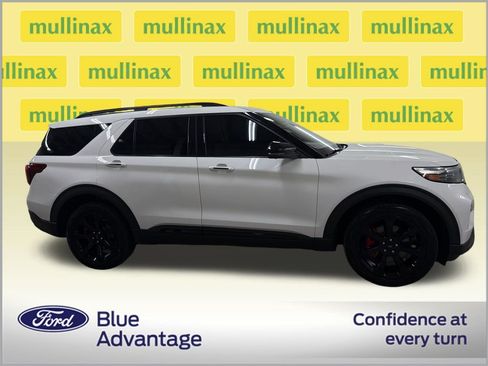 Certified 2022 Ford Explorer ST w/ Equipment Group 401A AWD/4WD image 2