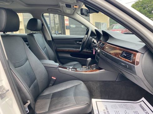 Used 2011 BMW 328i xDrive Sedan w/ Premium Pkg 2 AWD/4WD image 28