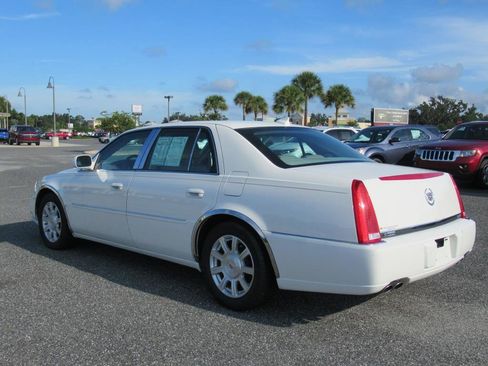 Used 2009 Cadillac DTS image 4