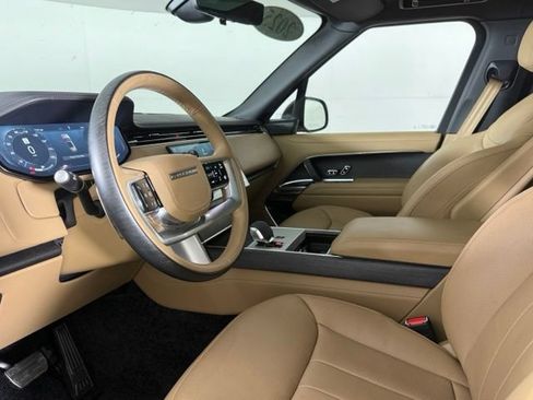 Used 2025 Land Rover Range Rover Autobiography AWD/4WD image 6