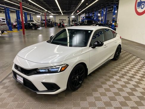 Used 2023 Honda Civic Sport image 4