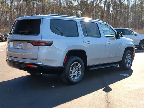 New 2024 Jeep Wagoneer 4WD w/ Convenience Group I image 7