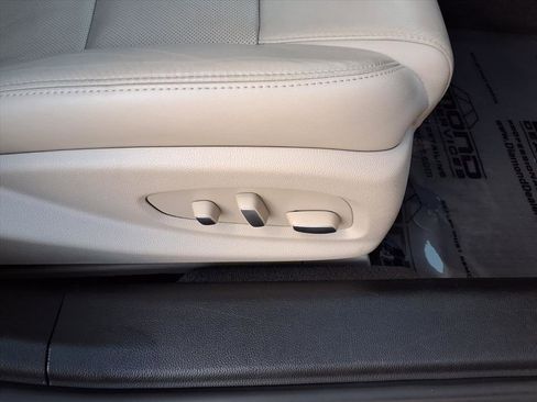 Used 2019 Cadillac XTS Luxury image 10