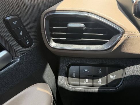 Used 2020 Hyundai Santa Fe Limited w/ Cargo Package AWD/4WD image 23