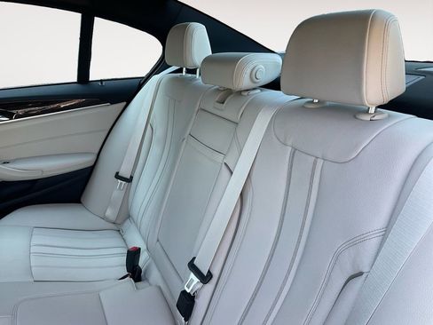 Used 2022 BMW 530i w/ Premium Package image 30