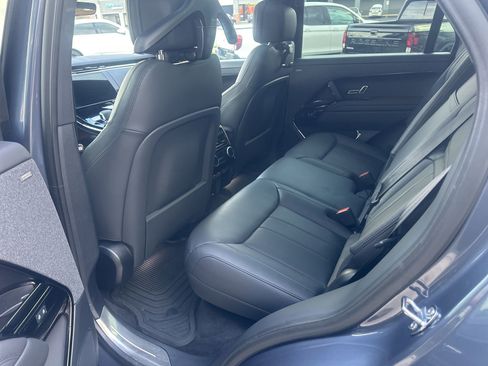 Used 2025 Land Rover Range Rover Sport SE AWD/4WD image 33