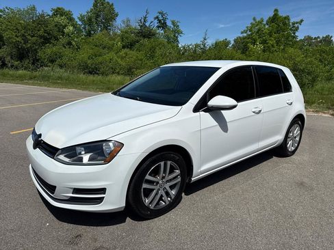 Used 2015 Volkswagen Golf TDI S FWD image 1