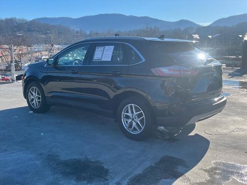 Used 2022 Ford Edge SEL w/ Convenience Package image 4