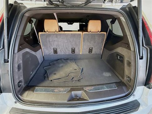 Used 2021 Cadillac Escalade ESV Premium Luxury image 29