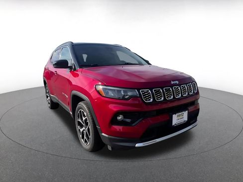 Used 2025 Jeep Compass Limited AWD/4WD image 3