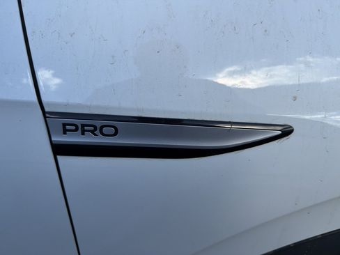 Used 2023 Volkswagen ID.4 Pro RWD image 8