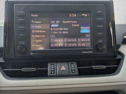 Used 2022 Toyota RAV4 XLE Premium image 12