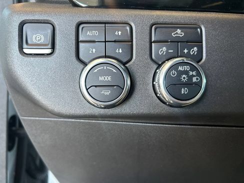 Used 2025 GMC Sierra 1500 Elevation w/ X31 Off-Road Package AWD/4WD image 23