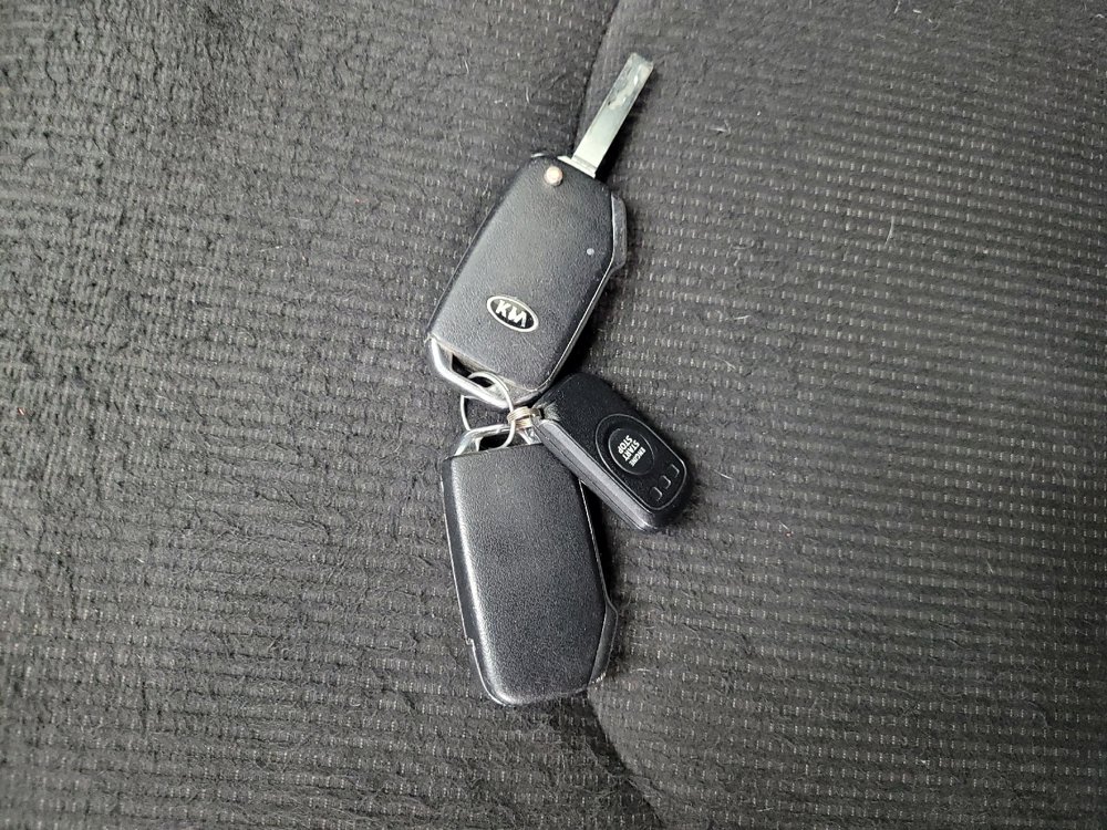 Used 2020 Kia Forte LXS FWD image 32