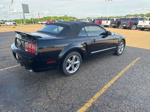 Used 2009 Ford Mustang GT Premium RWD image 3