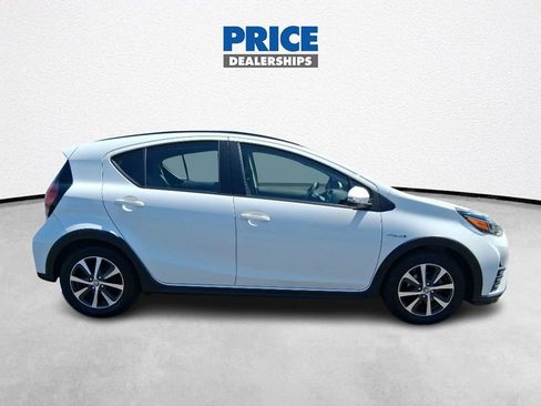 Used 2018 Toyota Prius C Two image 2