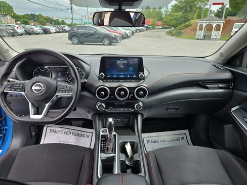 Used 2025 Nissan Sentra SR FWD image 13