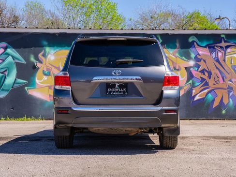 Used 2013 Toyota Highlander Limited image 8