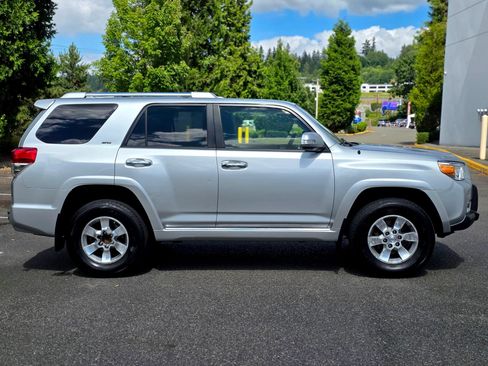 Used 2012 Toyota 4Runner SR5 w/ Premium Pkg AWD/4WD image 8