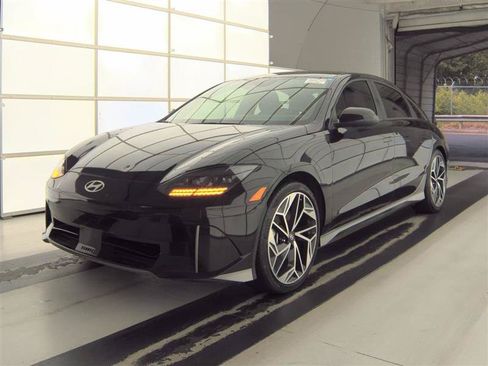 Used 2023 Hyundai Ioniq 6 SEL RWD image 1