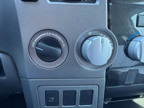 Used 2013 Toyota Tundra 4x4 CrewMax image 19