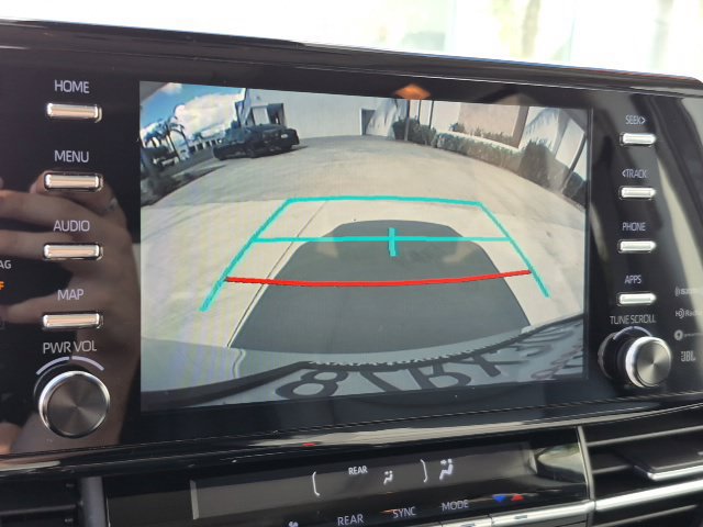 Used 2022 Toyota Sienna XLE w/ XLE Plus Package FWD image 12