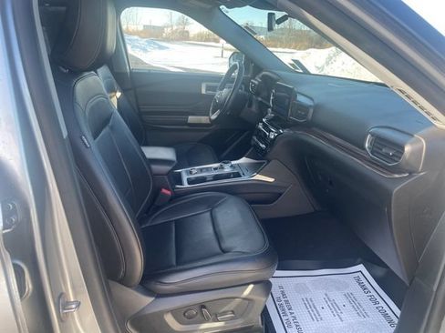 Used 2023 Ford Explorer Limited AWD/4WD image 25