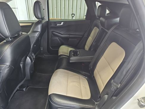 Used 2021 Ford Escape Titanium w/ Titanium Elite Package FWD image 14