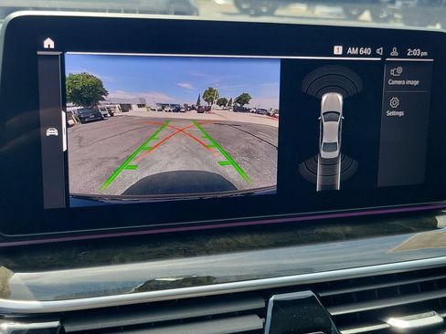 Used 2023 BMW 530e w/ M Sport Package RWD image 15
