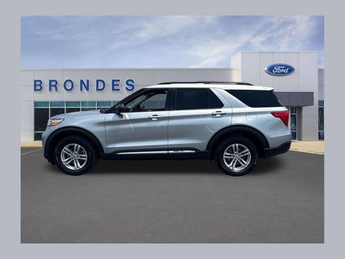 Used 2023 Ford Explorer XLT w/ Equipment Group 202A AWD/4WD image 1