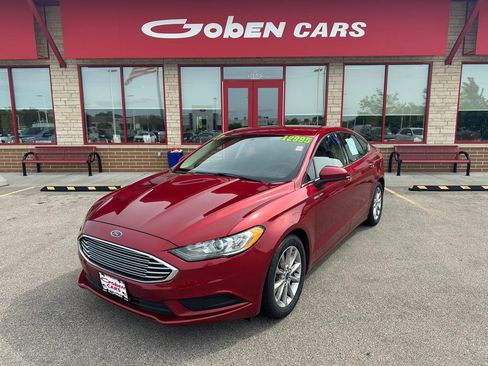 Used 2017 Ford Fusion SE w/ Fusion SE Technology Package FWD image 1