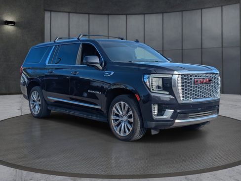 Used 2024 GMC Yukon XL Denali w/ Advanced Technology Package image 8