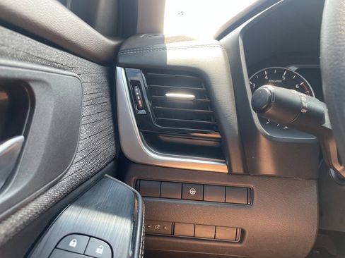 Used 2021 Nissan Rogue SV FWD image 12