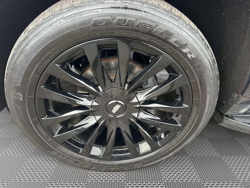 Used 2022 Cadillac Escalade Premium Luxury w/ LPO, Illumination Package image 38