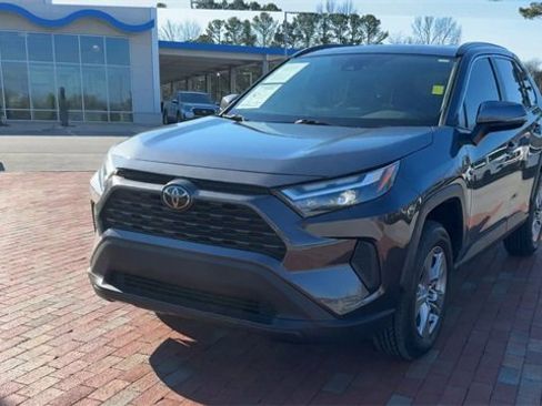 Used 2023 Toyota RAV4 XLE image 6