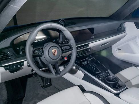 Used 2025 Porsche 911 Carrera RWD image 9