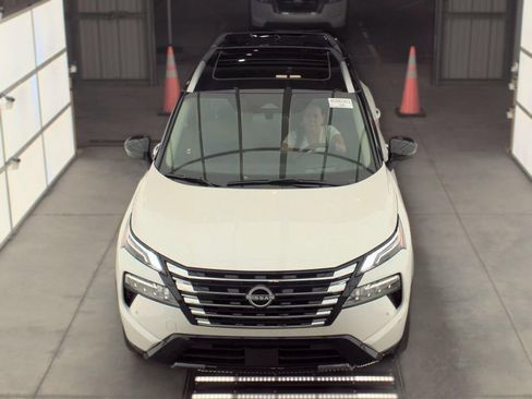 Certified 2026 Nissan Rogue Platinum w/ Platinum Premium Package AWD/4WD image 2
