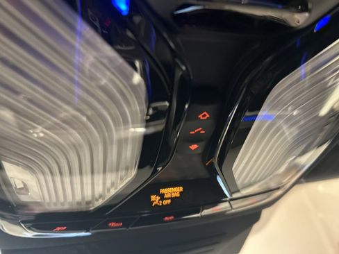 Used 2024 BMW X7 M60i w/ Executive Package image 11