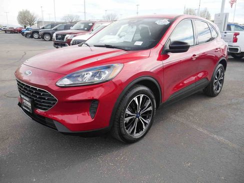 Used 2022 Ford Escape SE w/ SE Sport Appearance Package AWD/4WD image 4