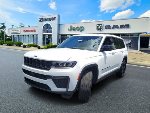 Certified 2026 Jeep Grand Cherokee L Limited w/ Limited Altitude Package AWD/4WD image 2