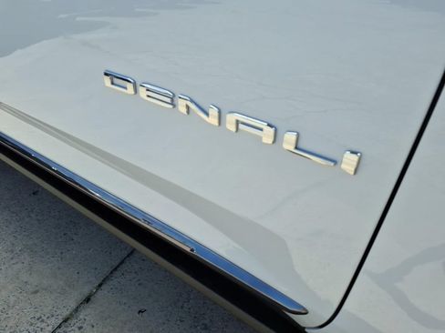 New 2026 GMC Yukon Denali Ultimate AWD/4WD image 11