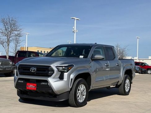 Used 2025 Toyota Tacoma SR5 image 8