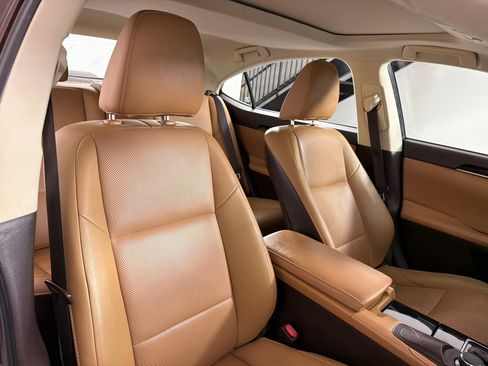 Used 2016 Lexus ES 350 w/ Premium Package w/Wood Trim FWD image 24