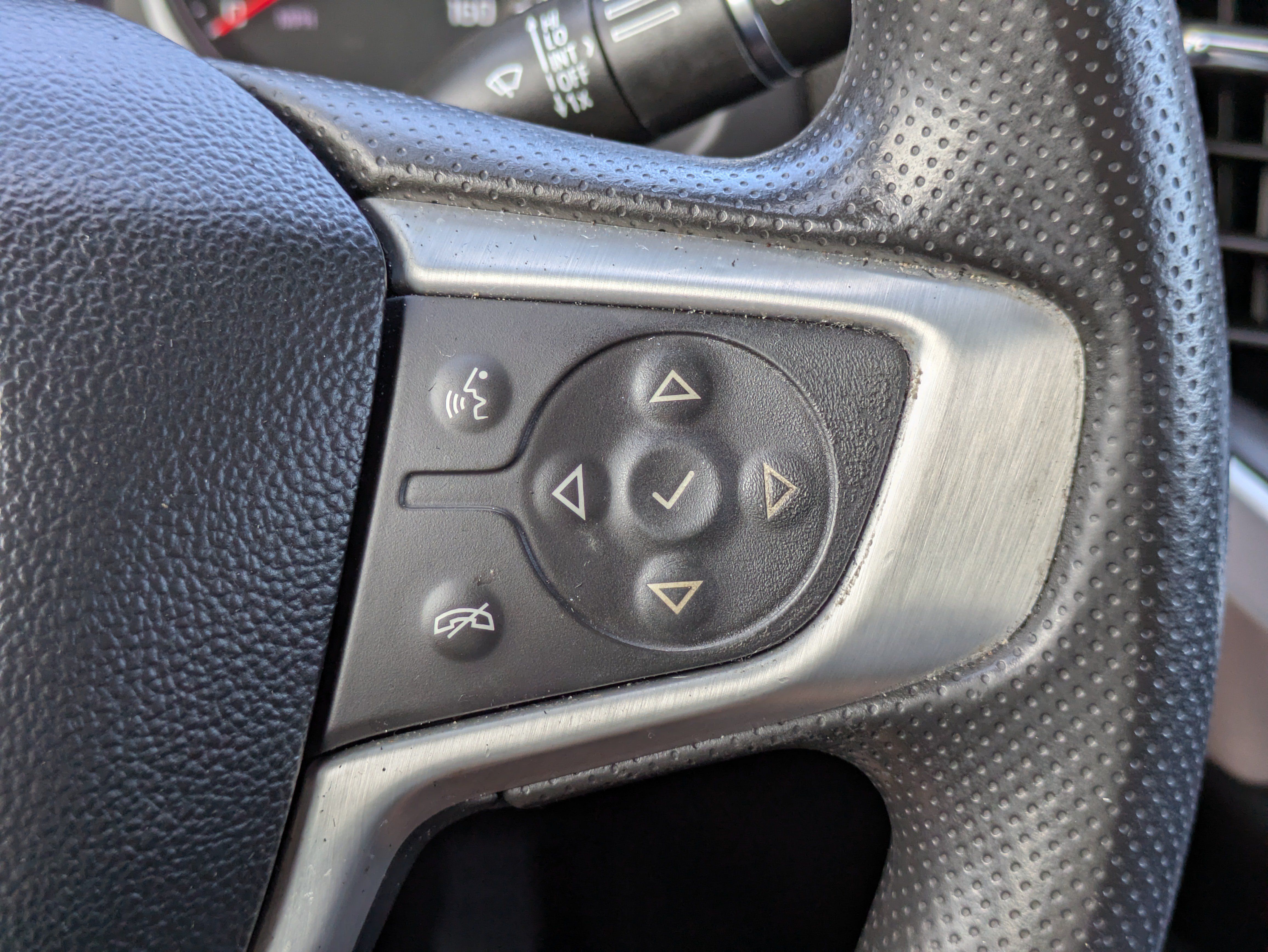 Used 2023 GMC Acadia SLE FWD image 23