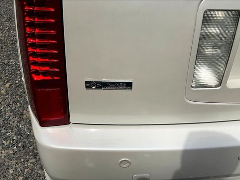 Used 2005 Cadillac SRX V8 w/ Preferred Equipment Group AWD/4WD image 23