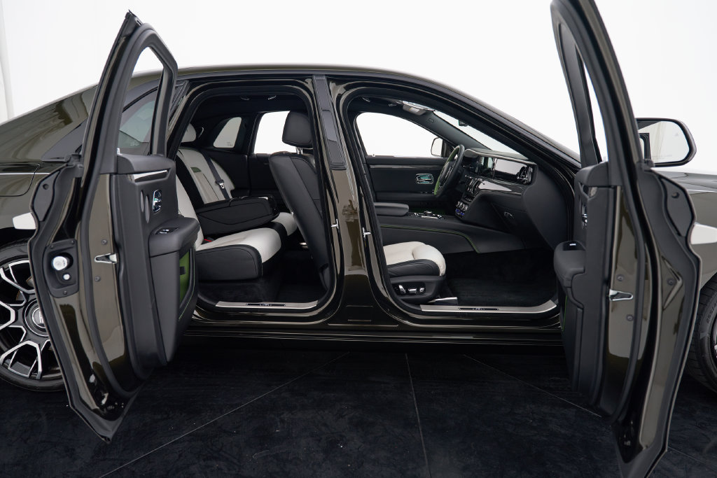 Used 2023 Rolls-Royce Ghost Black Badge AWD/4WD image 35