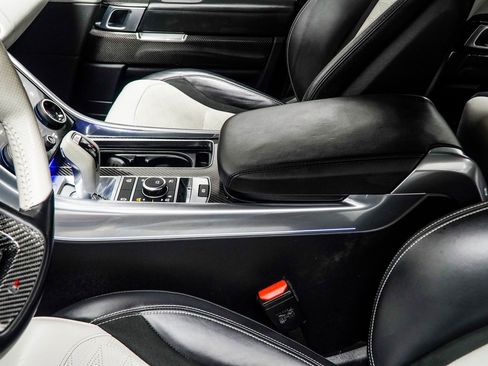 Used 2021 Land Rover Range Rover Sport SVR Carbon Edition image 17